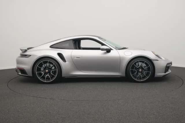 Porsche 911 (2020) thumbnail 6