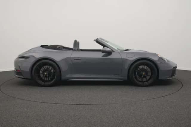 Porsche 911 (2025) thumbnail 6