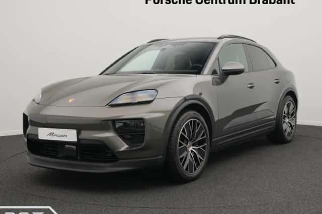 Porsche Macan (2026) thumbnail 1