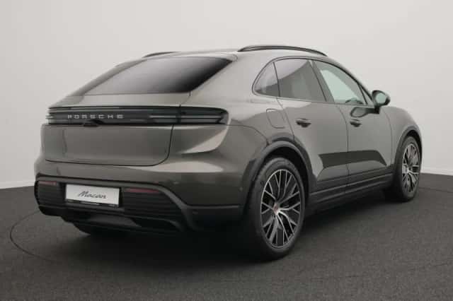 Porsche Macan (2026) thumbnail 5