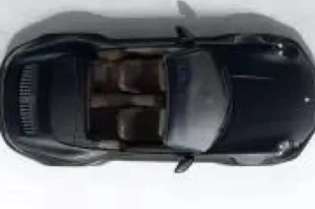 Porsche 911 (2022) thumbnail 4