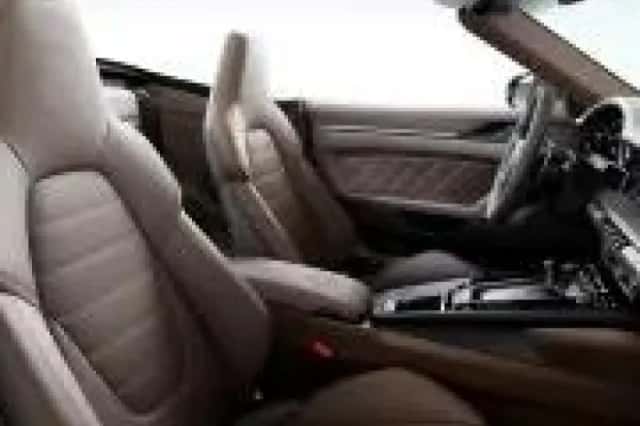 Porsche 911 (2022) thumbnail 6