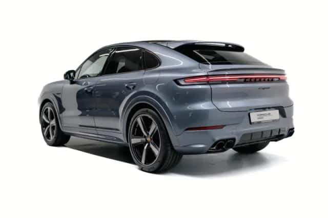 Porsche Cayenne (2026) thumbnail 3