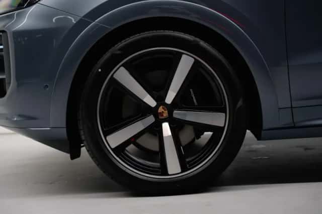 Porsche Cayenne (2026) thumbnail 5
