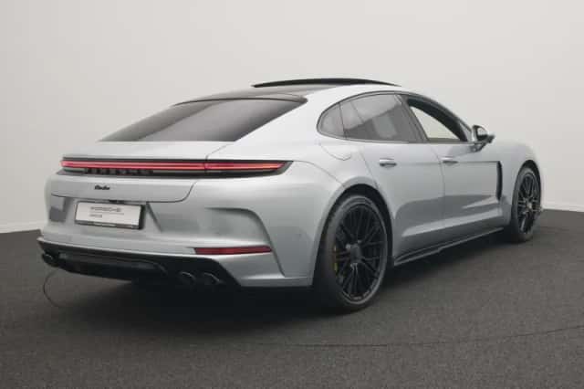 Porsche Panamera (2024) thumbnail 5