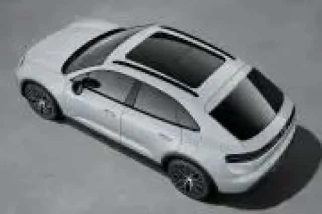 Porsche Macan (2025) thumbnail 4