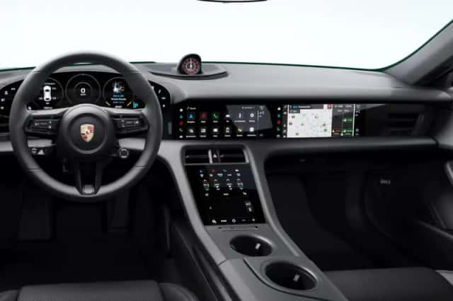 Porsche Taycan (2022) thumbnail 4