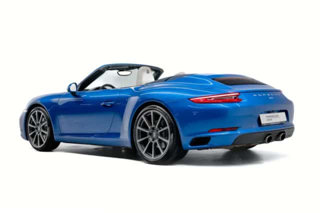 Porsche 911 (2016) thumbnail 3