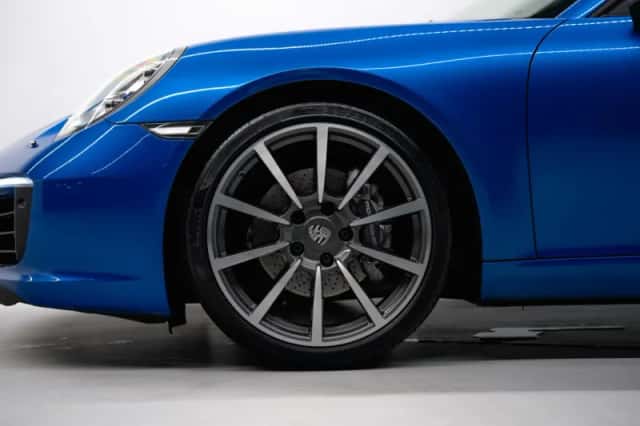 Porsche 911 (2016) thumbnail 5
