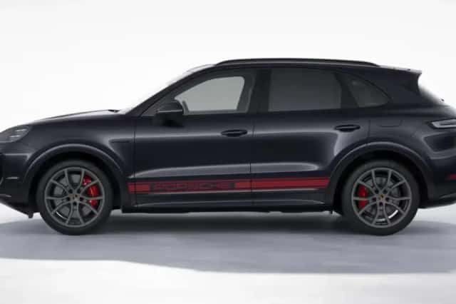 Porsche Cayenne (2024) thumbnail 2