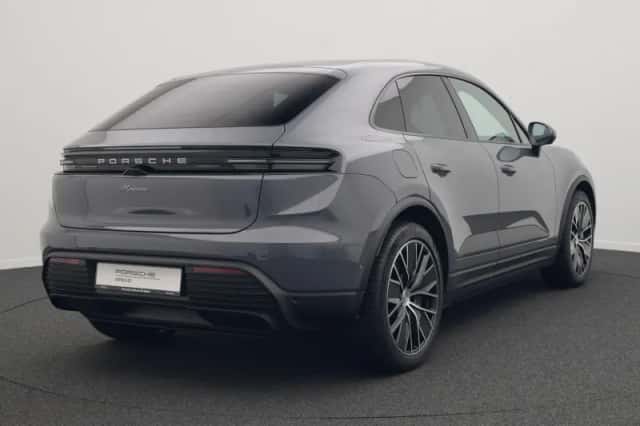 Porsche Macan (2025) thumbnail 5