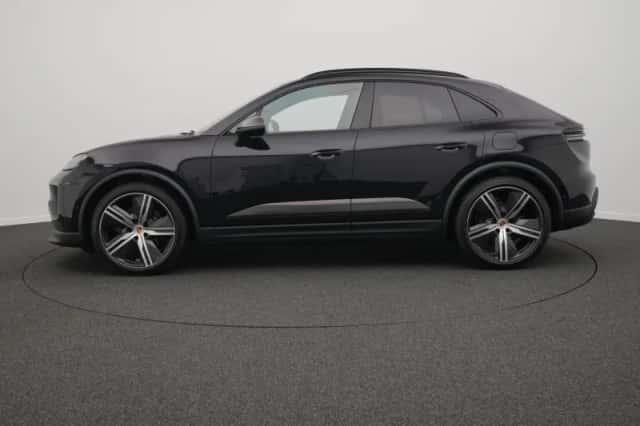 Porsche Macan (2026) thumbnail 2