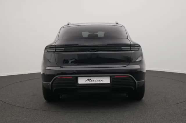 Porsche Macan (2026) thumbnail 4