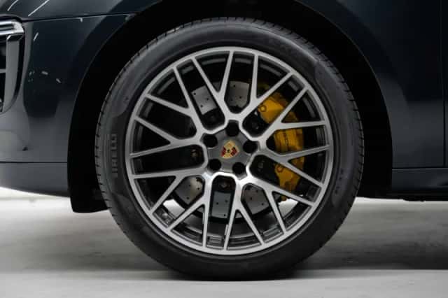Porsche Macan (2020) thumbnail 5