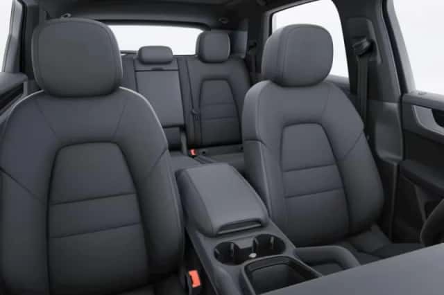 Porsche Cayenne (2024) thumbnail 5