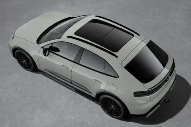 Porsche Macan (2026) thumbnail 3
