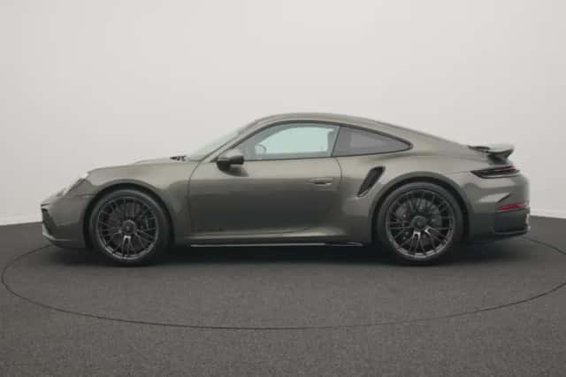 Porsche 911 (2026) thumbnail 3