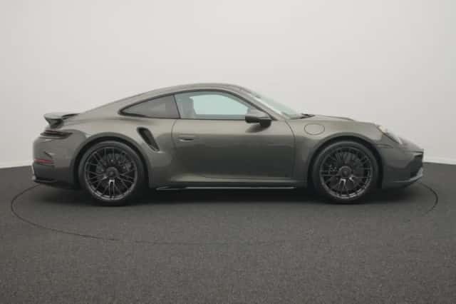 Porsche 911 (2026) thumbnail 4