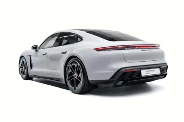 Porsche Taycan (2025) thumbnail 3