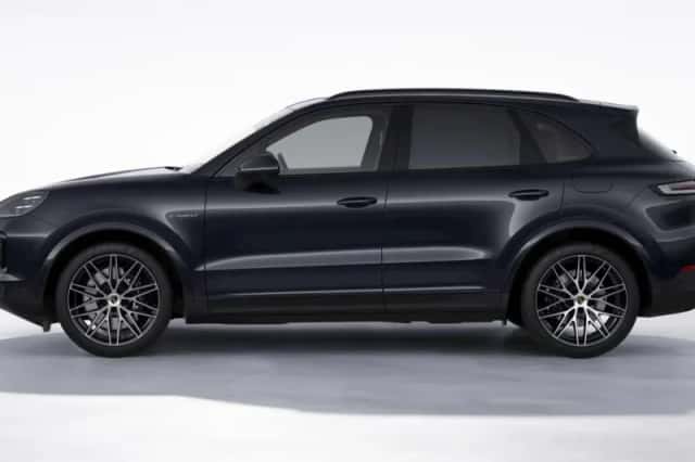 Porsche Cayenne (2024) thumbnail 2