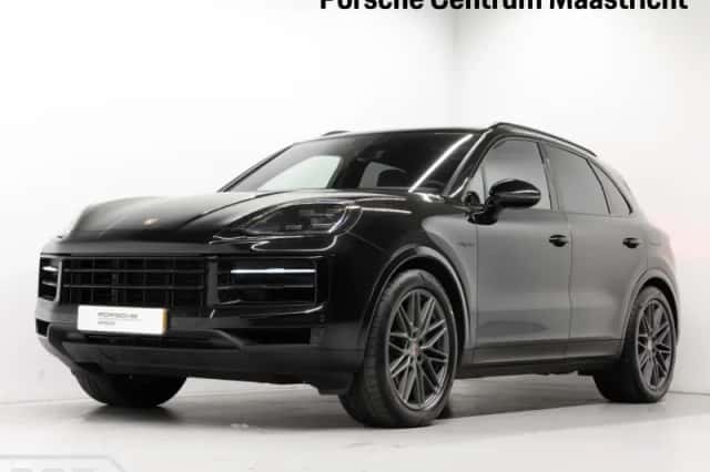 Porsche Cayenne (2023) thumbnail 1