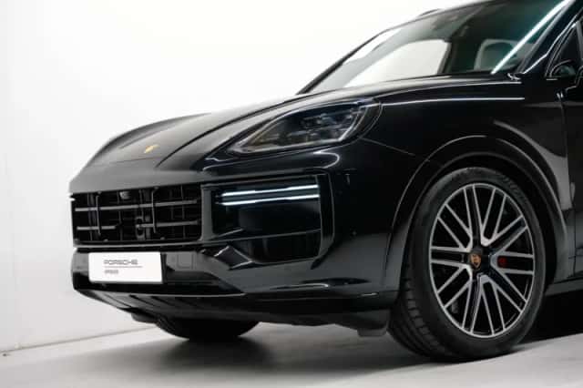 Porsche Cayenne (2024) thumbnail 6