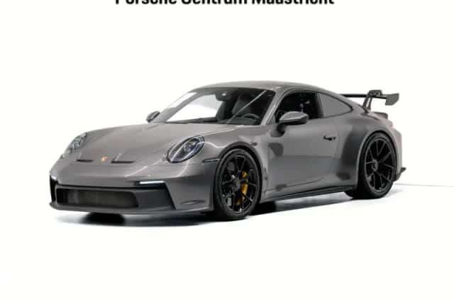 Porsche 911 (2021) thumbnail 1