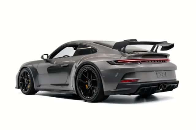 Porsche 911 (2021) thumbnail 3