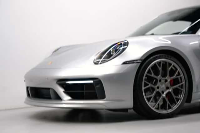 Porsche 911 (2023) thumbnail 6