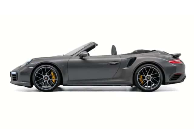 Porsche 911 (2018) thumbnail 2