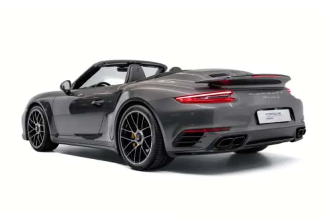 Porsche 911 (2018) thumbnail 3