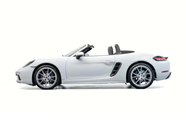 Porsche 718 (2016) thumbnail 2