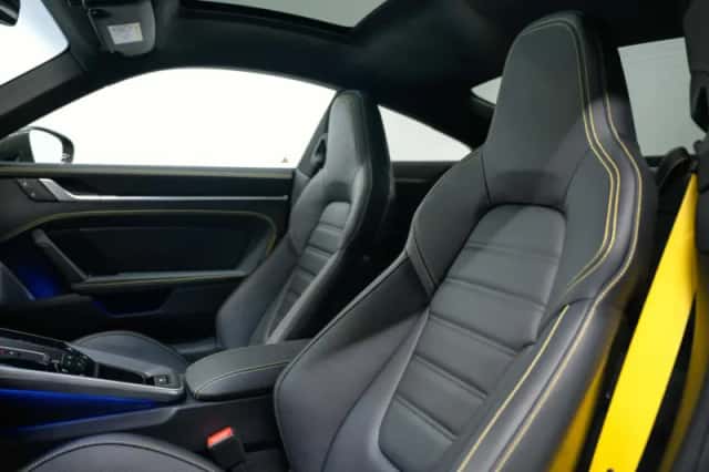 Porsche 911 (2024) thumbnail 5