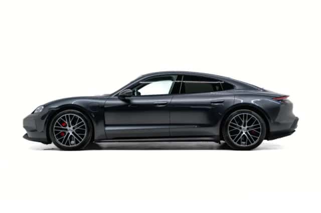 Porsche Taycan (2024) thumbnail 2