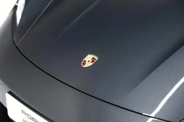 Porsche Taycan (2024) thumbnail 6