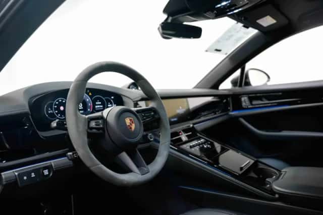 Porsche Panamera (2024) thumbnail 4