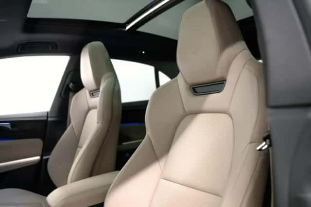 Porsche Macan (2025) thumbnail 5