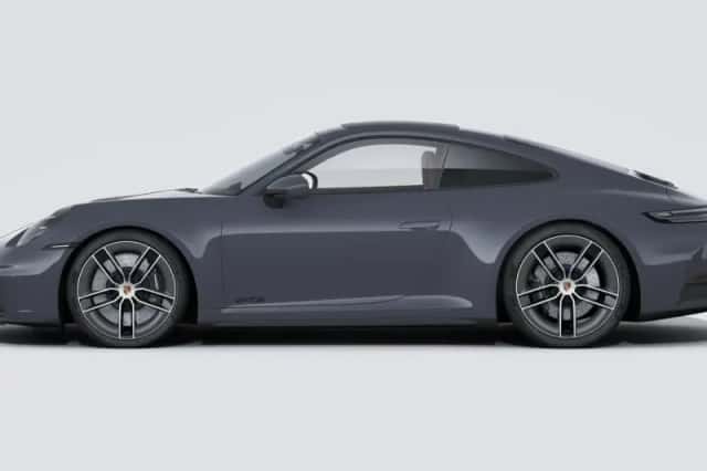 Porsche 911 (2025) thumbnail 2