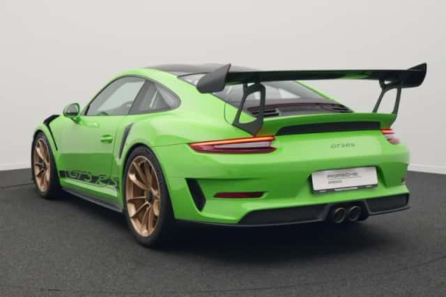 Porsche 911 (2018) thumbnail 3