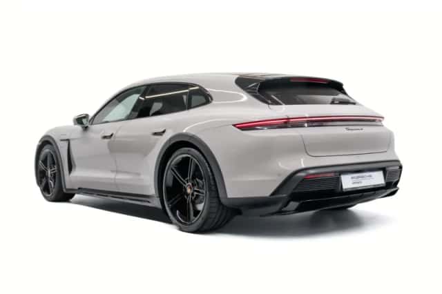 Porsche Taycan (2023) thumbnail 3