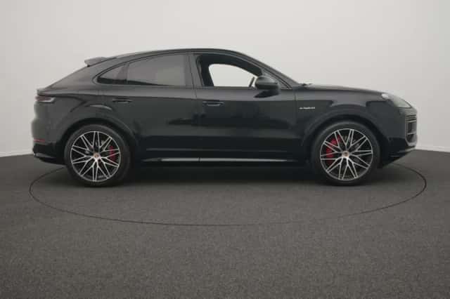 Porsche Cayenne (2024) thumbnail 6