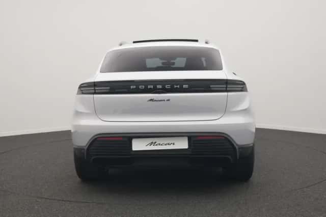 Porsche Macan (2025) thumbnail 4