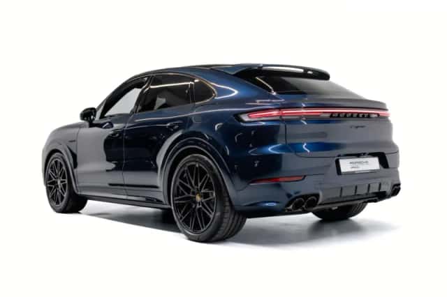Porsche Cayenne (2026) thumbnail 3