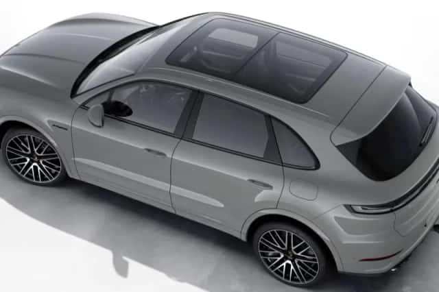 Porsche Cayenne (2023) thumbnail 6