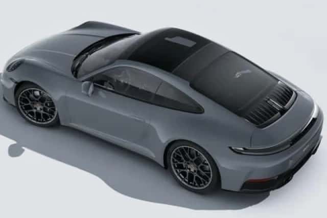 Porsche 911 (2025) thumbnail 2