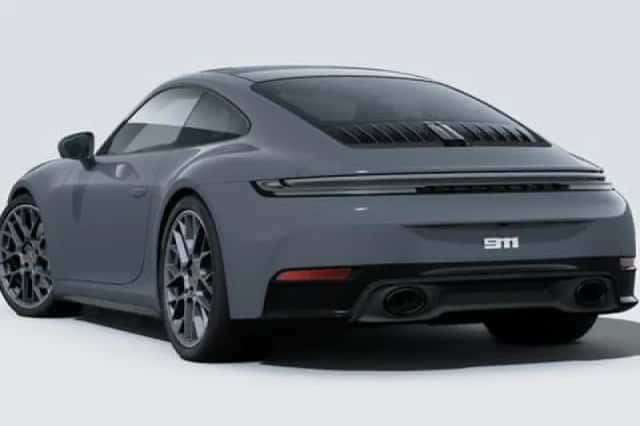 Porsche 911 (2025) thumbnail 3