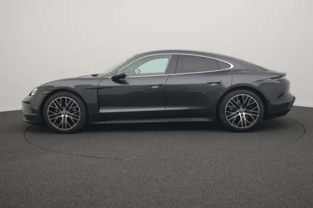 Porsche Taycan (2024) thumbnail 2