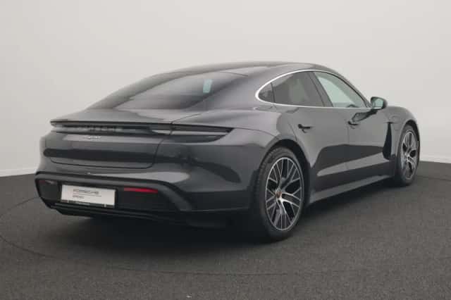 Porsche Taycan (2024) thumbnail 5
