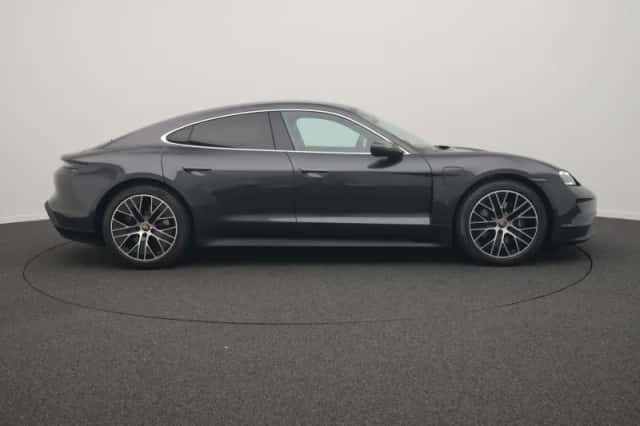 Porsche Taycan (2024) thumbnail 6