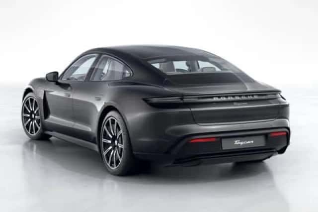Porsche Taycan (2022) thumbnail 4